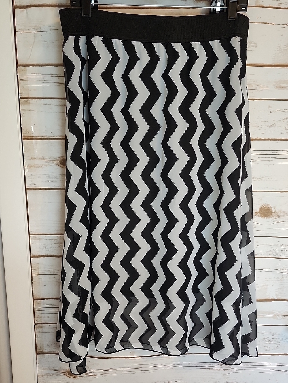 LuLaRoe Black & White Zigzag Midi Skirt Women Size XL